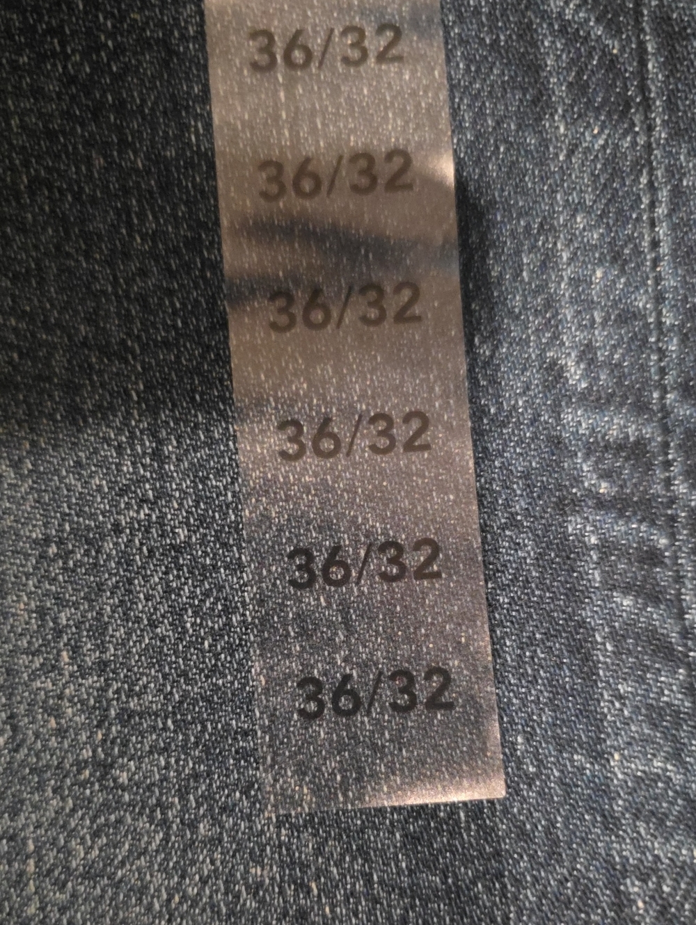 American Eagle Outfitters Men's Medium Blue Athletic Fit FLEX Jeans - Picture 6 of 7